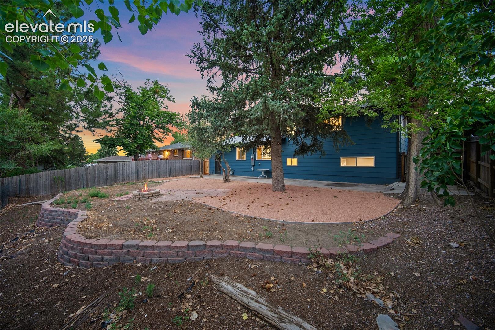 2123 Warwick Lane