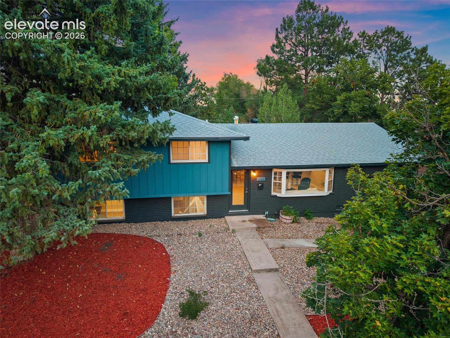 2123 Warwick Lane