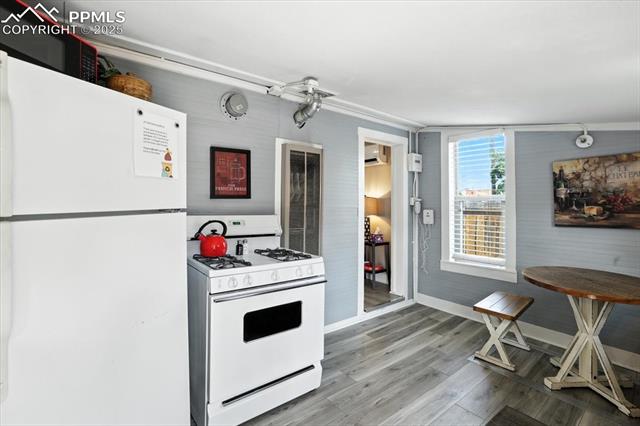 803 S Cascade Avenue