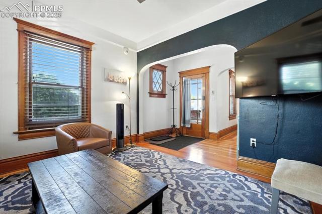 803 S Cascade Avenue