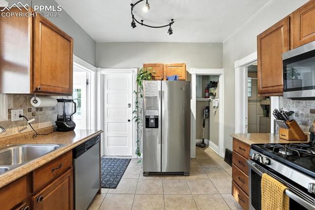 803 S Cascade Avenue
