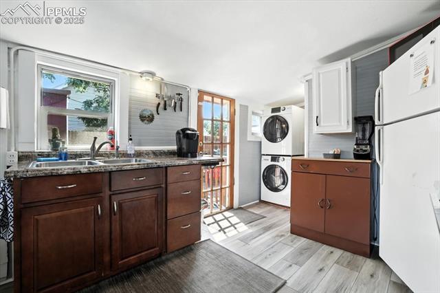 803 S Cascade Avenue
