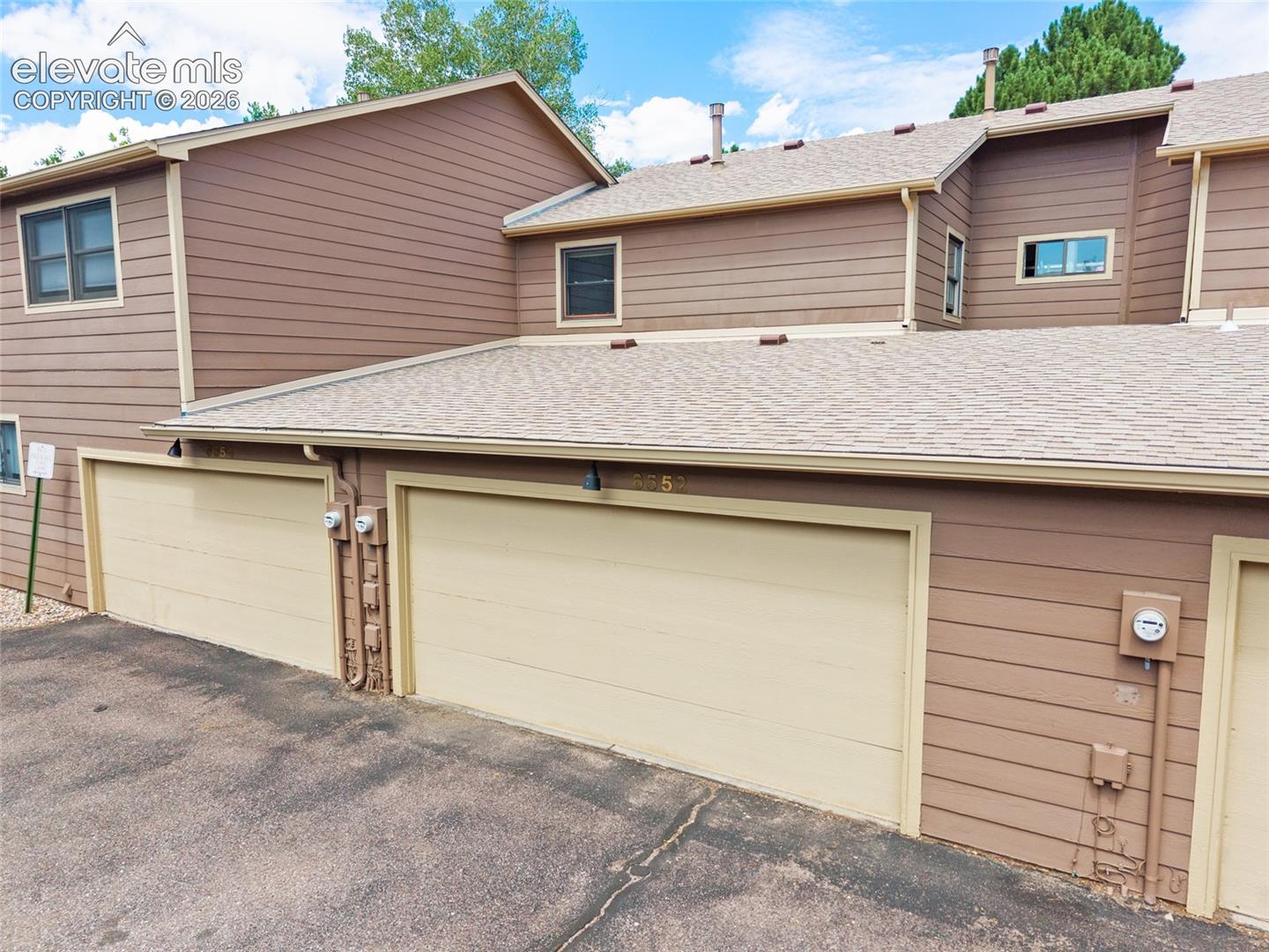 6552 Foxdale Circle