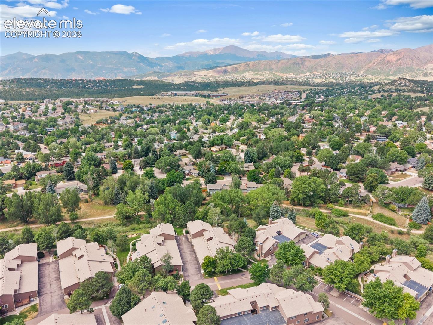 6552 Foxdale Circle