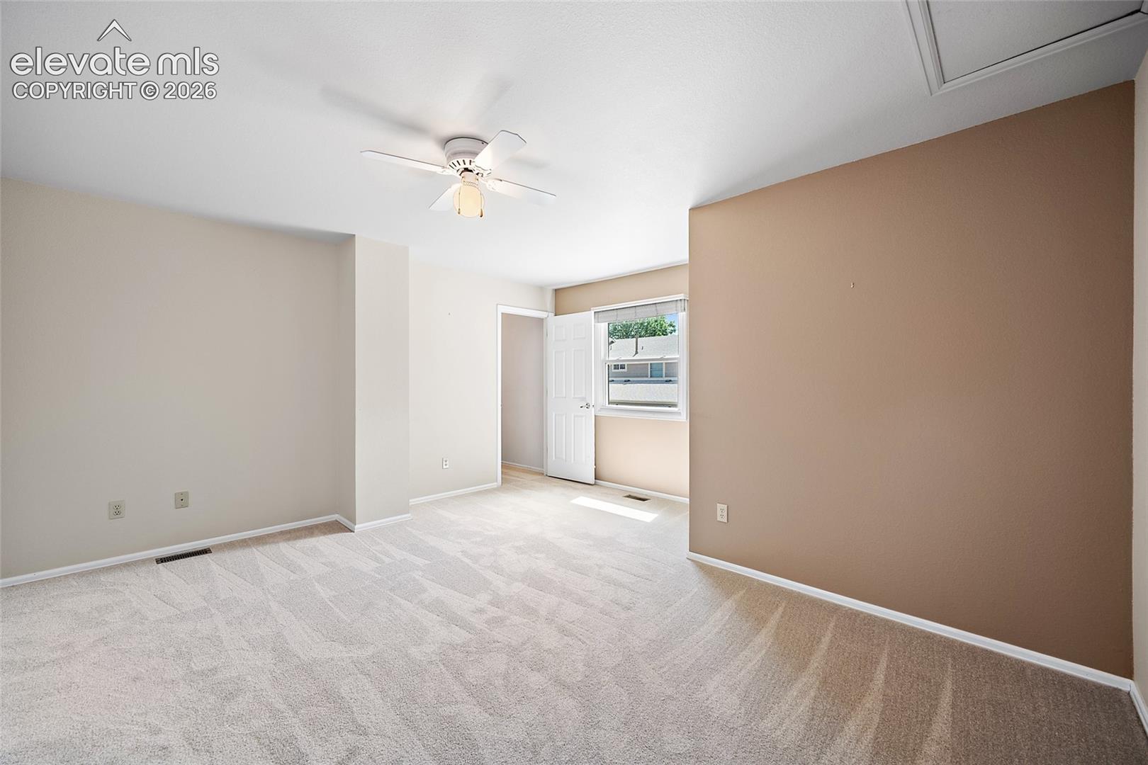 6552 Foxdale Circle