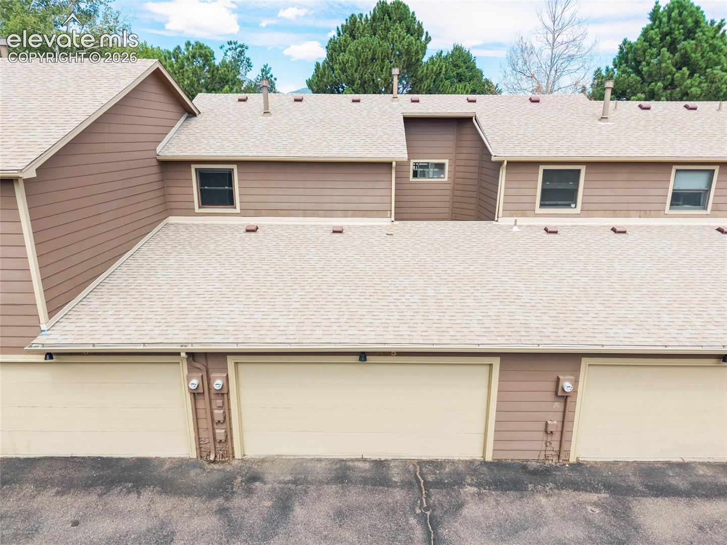6552 Foxdale Circle