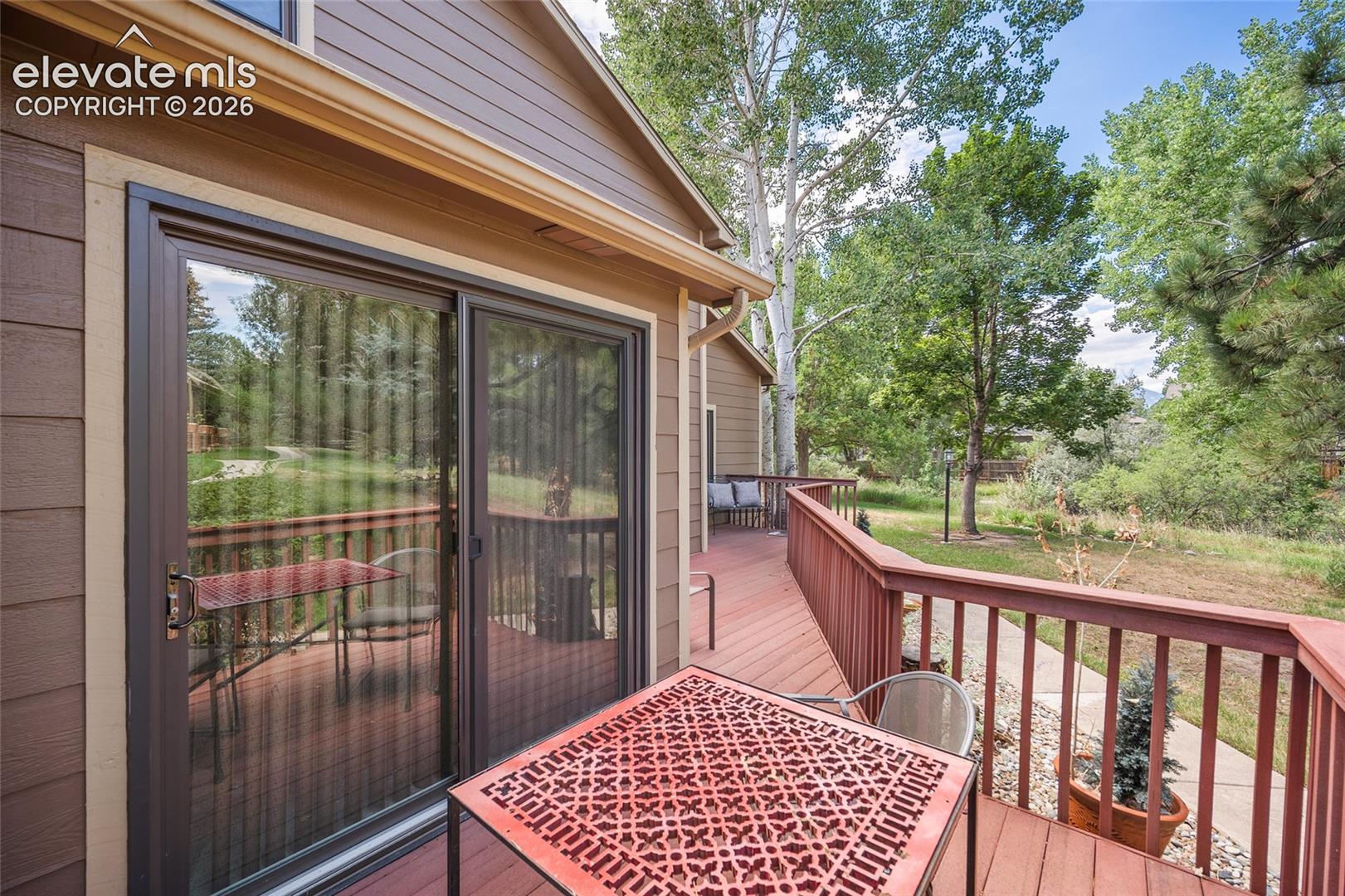 6552 Foxdale Circle