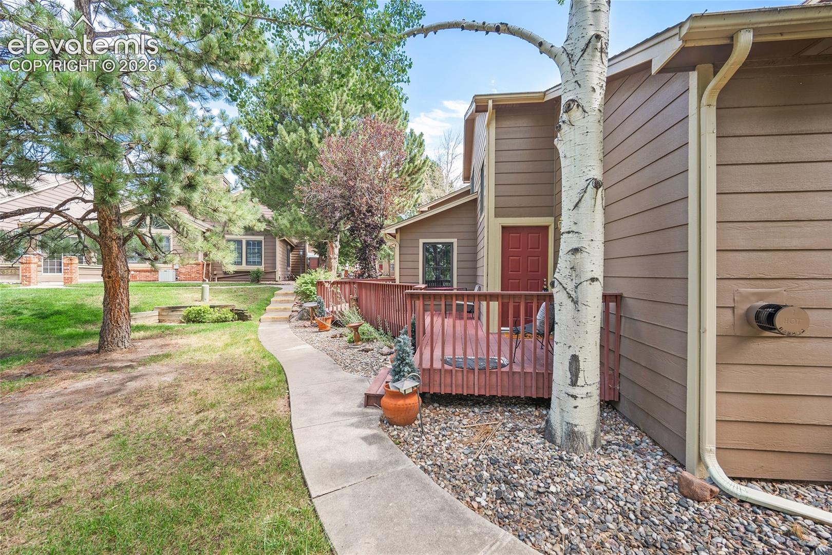 6552 Foxdale Circle