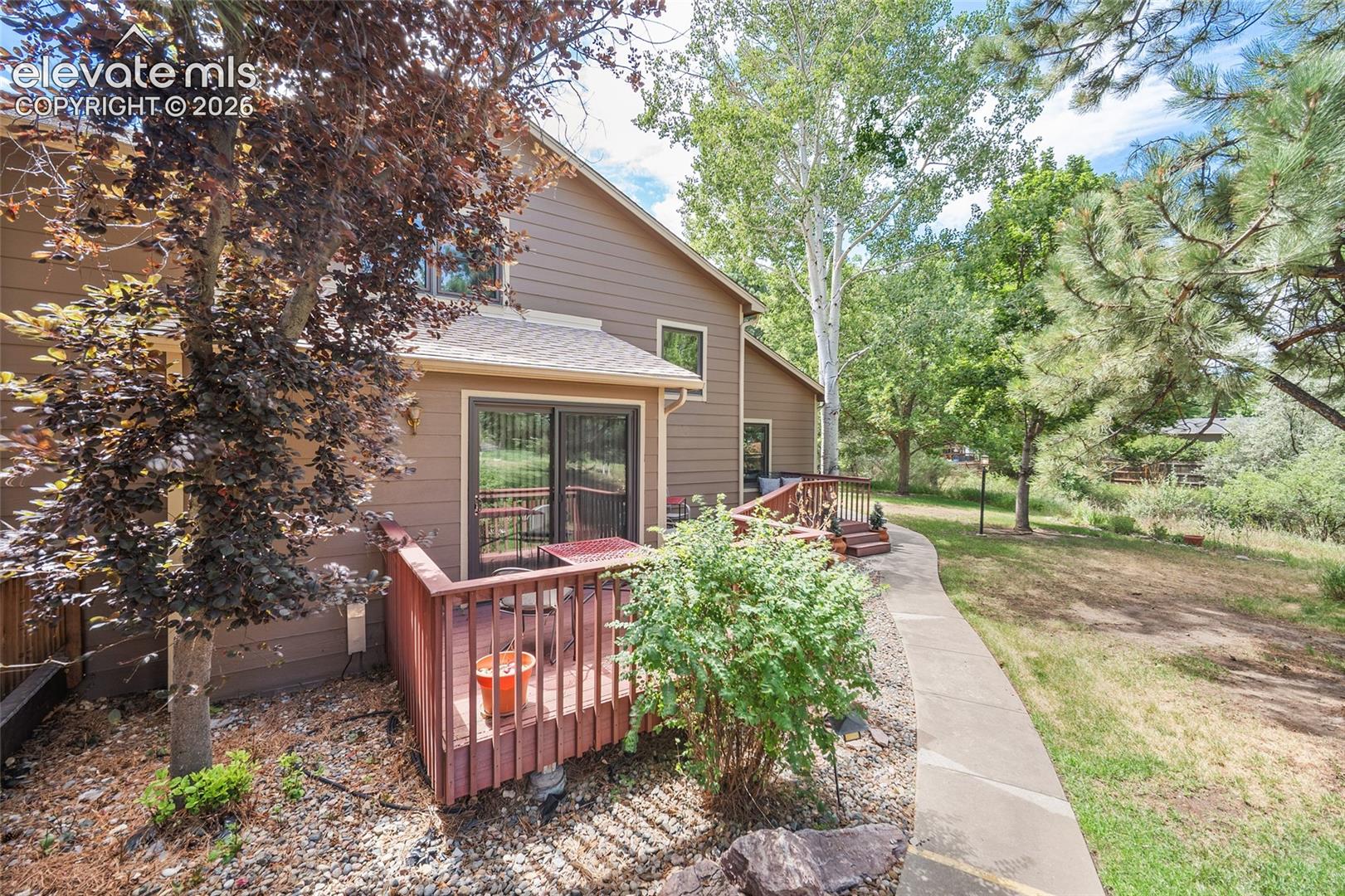6552 Foxdale Circle