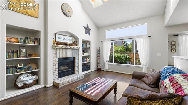 5149 E Dakota Avenue