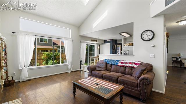 5149 E Dakota Avenue