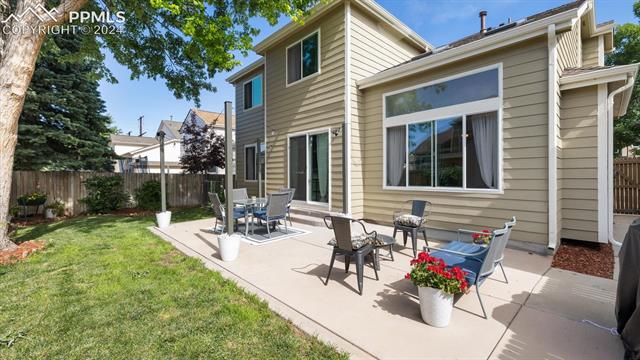 5149 E Dakota Avenue
