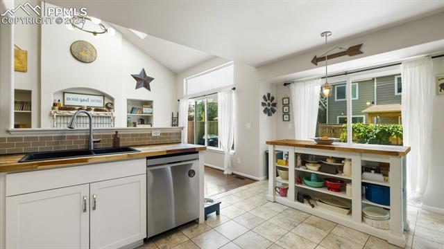 5149 E Dakota Avenue