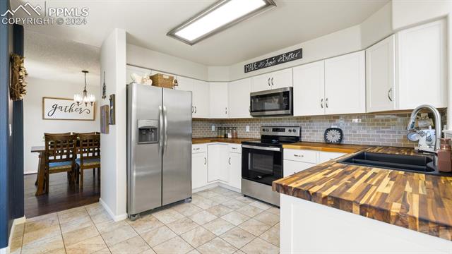 5149 E Dakota Avenue