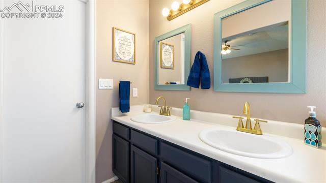 5149 E Dakota Avenue