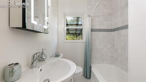 2018 Woodburn Street