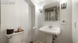 2018 Woodburn Street