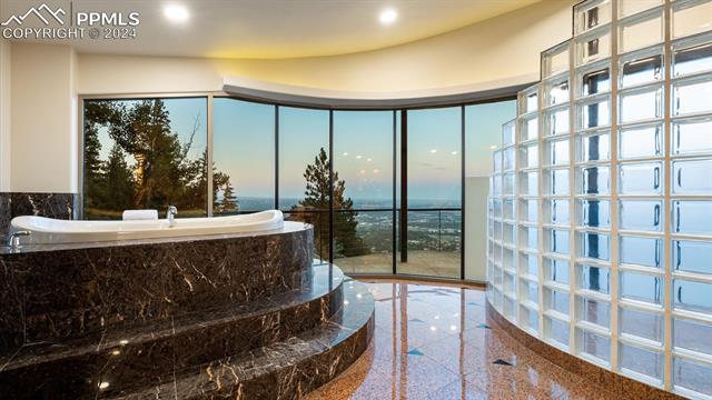 1880 Ponder Heights Drive