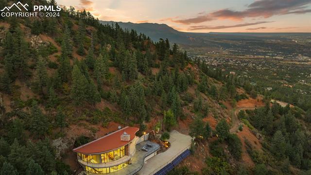 1880 Ponder Heights Drive