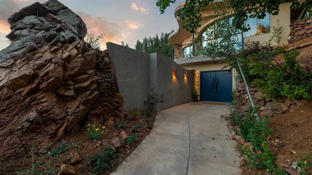 1880 Ponder Heights Drive