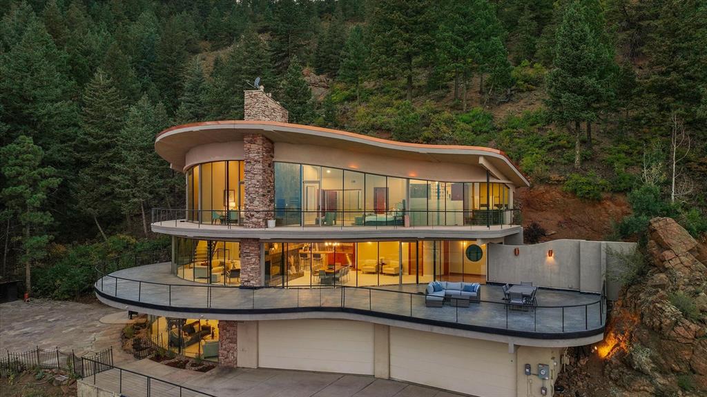 1880 Ponder Heights Drive