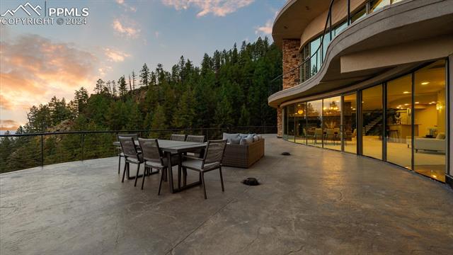 1880 Ponder Heights Drive