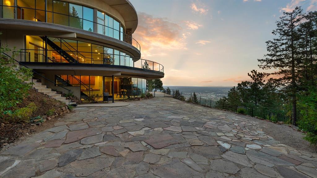 1880 Ponder Heights Drive