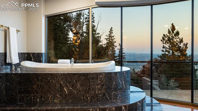 1880 Ponder Heights Drive