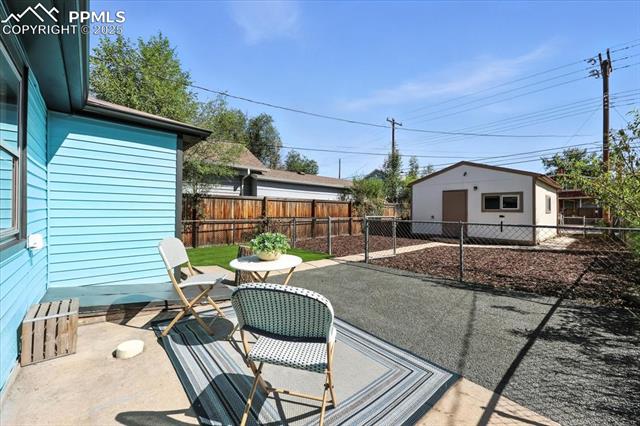 2004 W Cucharras Street