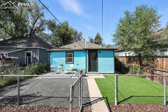 2004 W Cucharras Street
