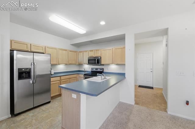 5537 Cross Creek Drive