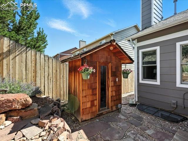 2040 Butternut Trail