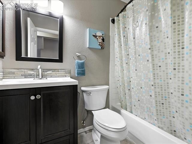 2040 Butternut Trail