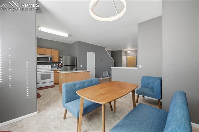 2711 Brooksedge View