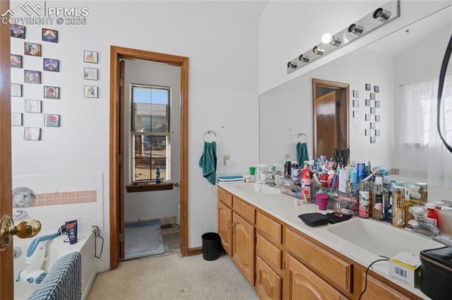 6085 Red Hill Circle