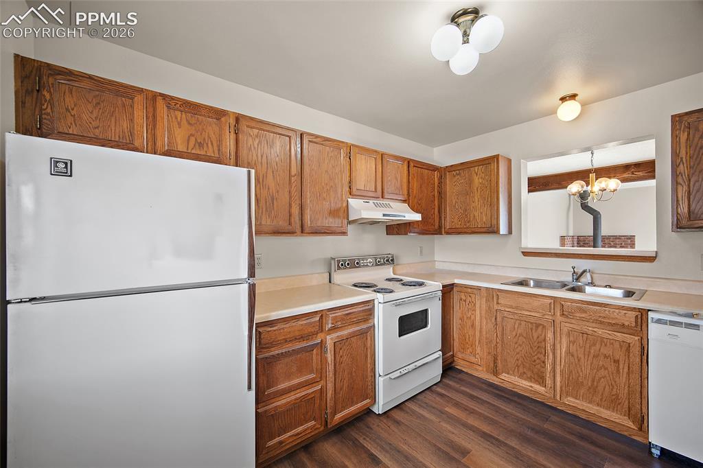 590 Manor Court D