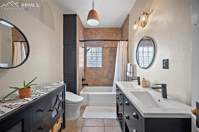 21 E Washington Street