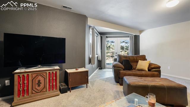 656 Freemont Circle