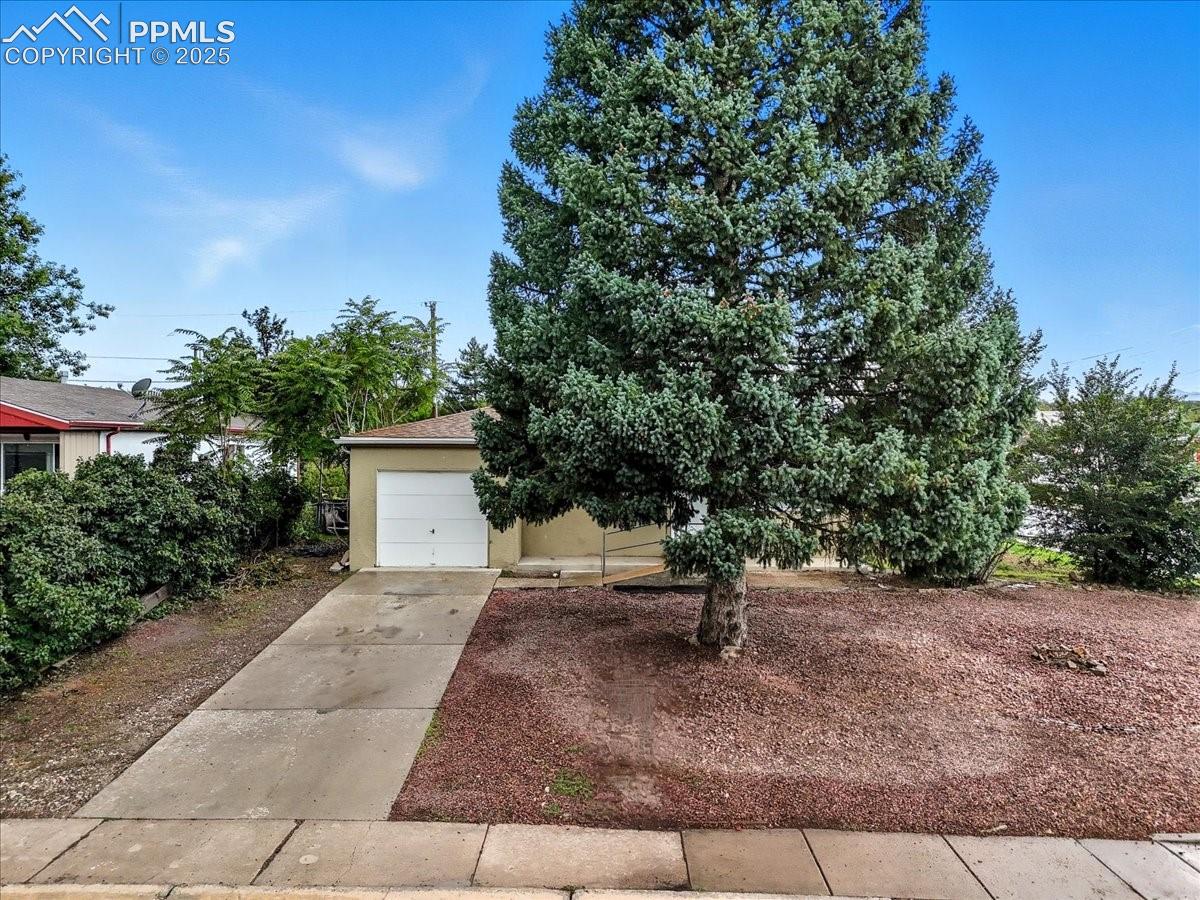 834 Tia Juana Street