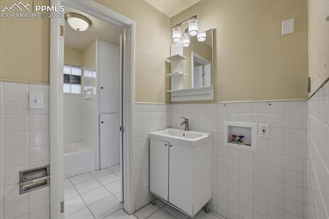 1133 Farragut Avenue