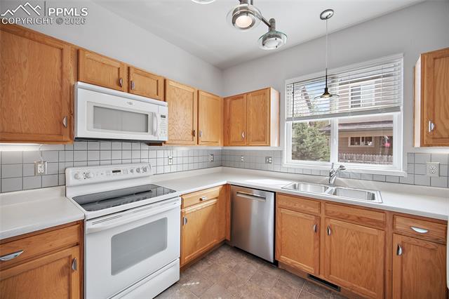 7215 Mount Higgins Heights