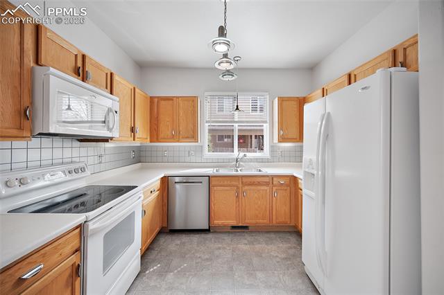 7215 Mount Higgins Heights