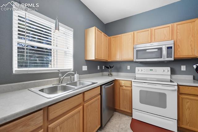 2711 Brooksedge View