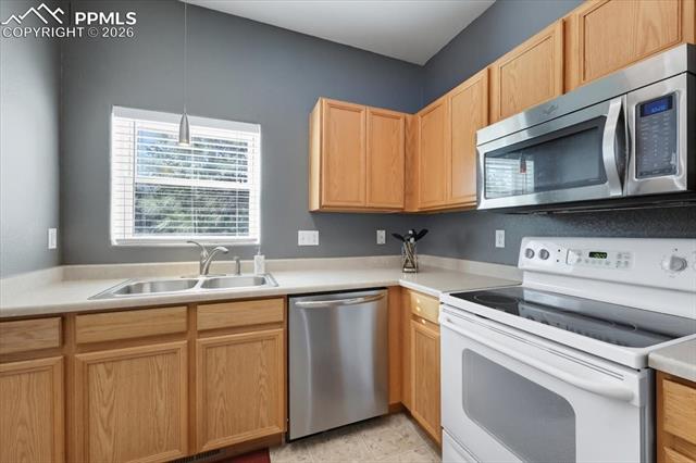 2711 Brooksedge View