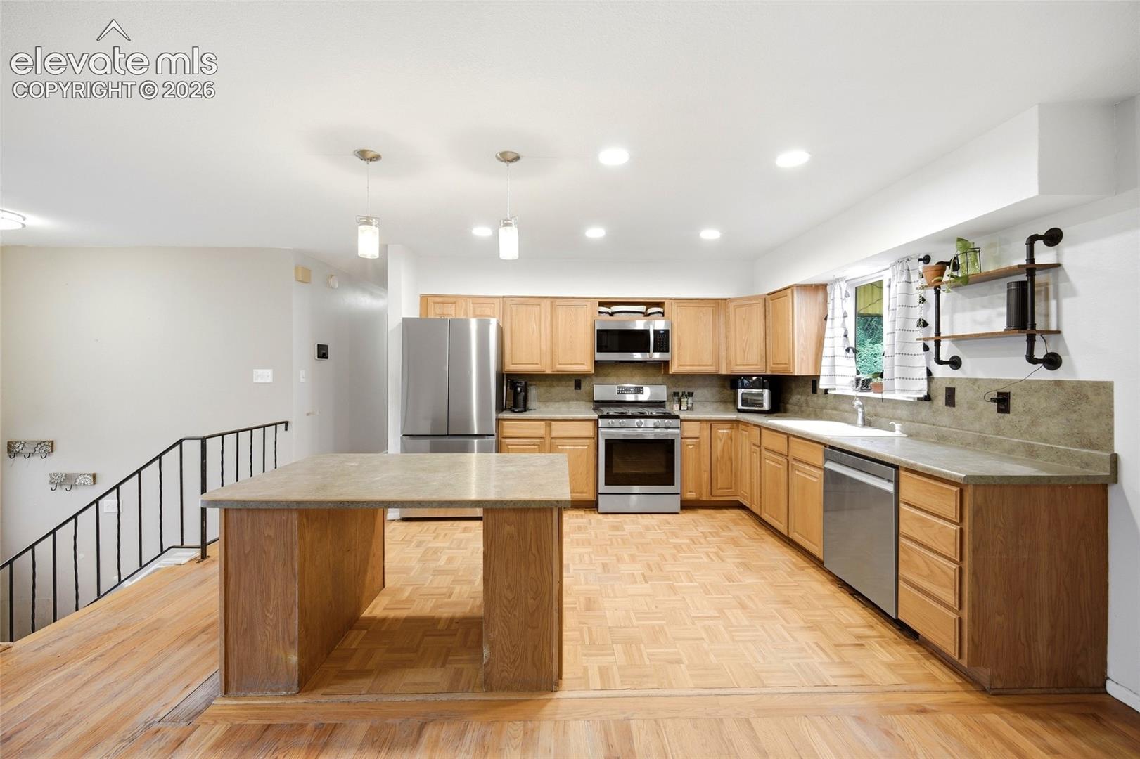 7110 Metropolitan Street