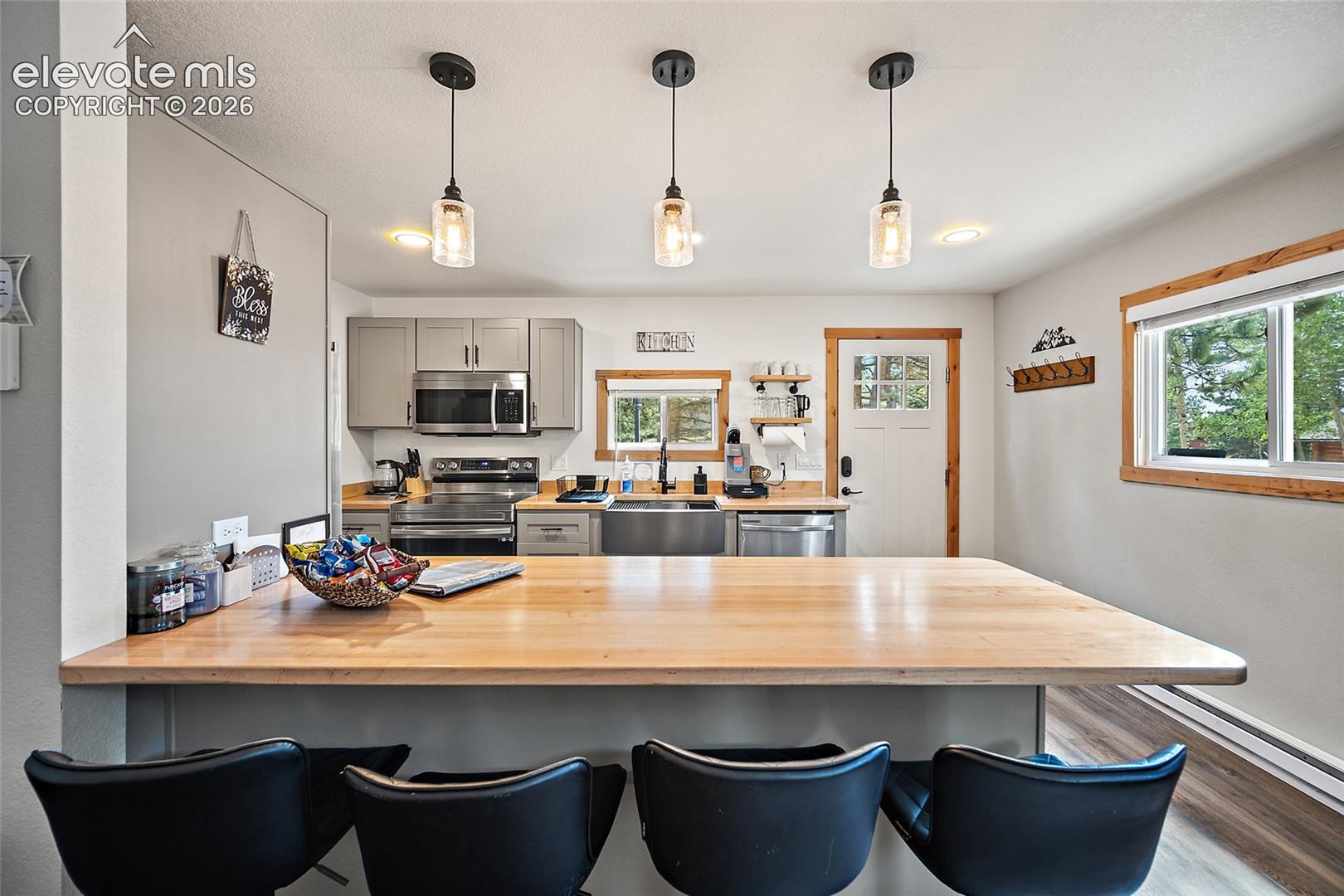 395 Ridge Road