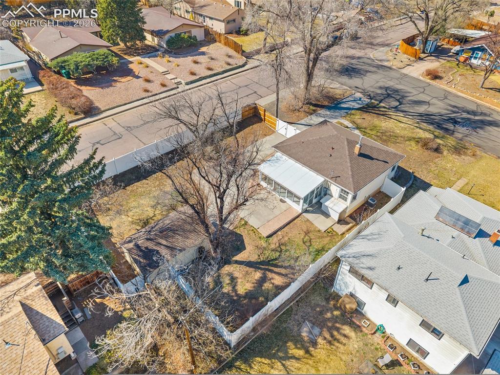 527 W San Miguel Street