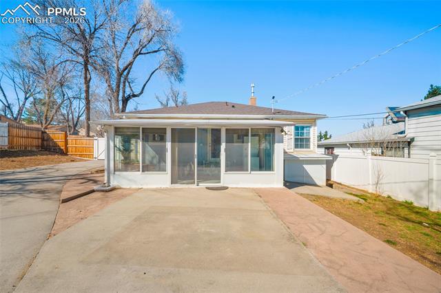 527 W San Miguel Street