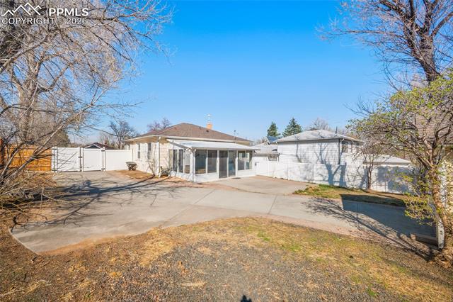 527 W San Miguel Street