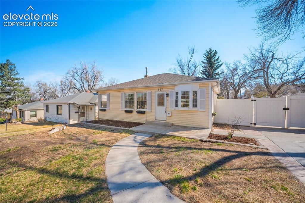 527 W San Miguel Street